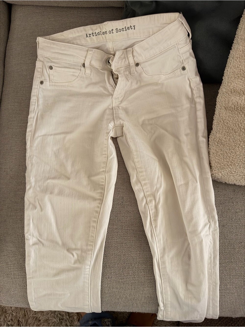 Articles of Society Cream Skinny Mid-Rise Jeans